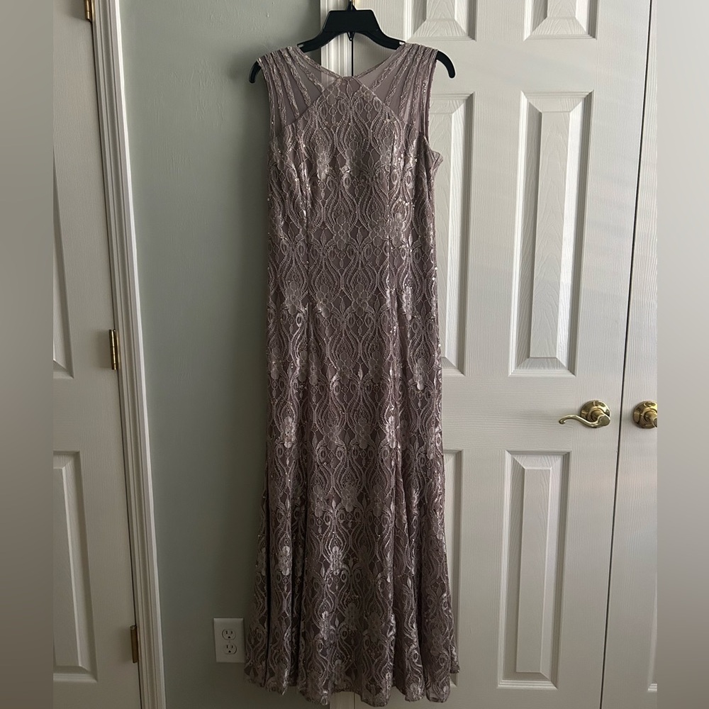 Elegant Lace Evening Gown in Champaign
